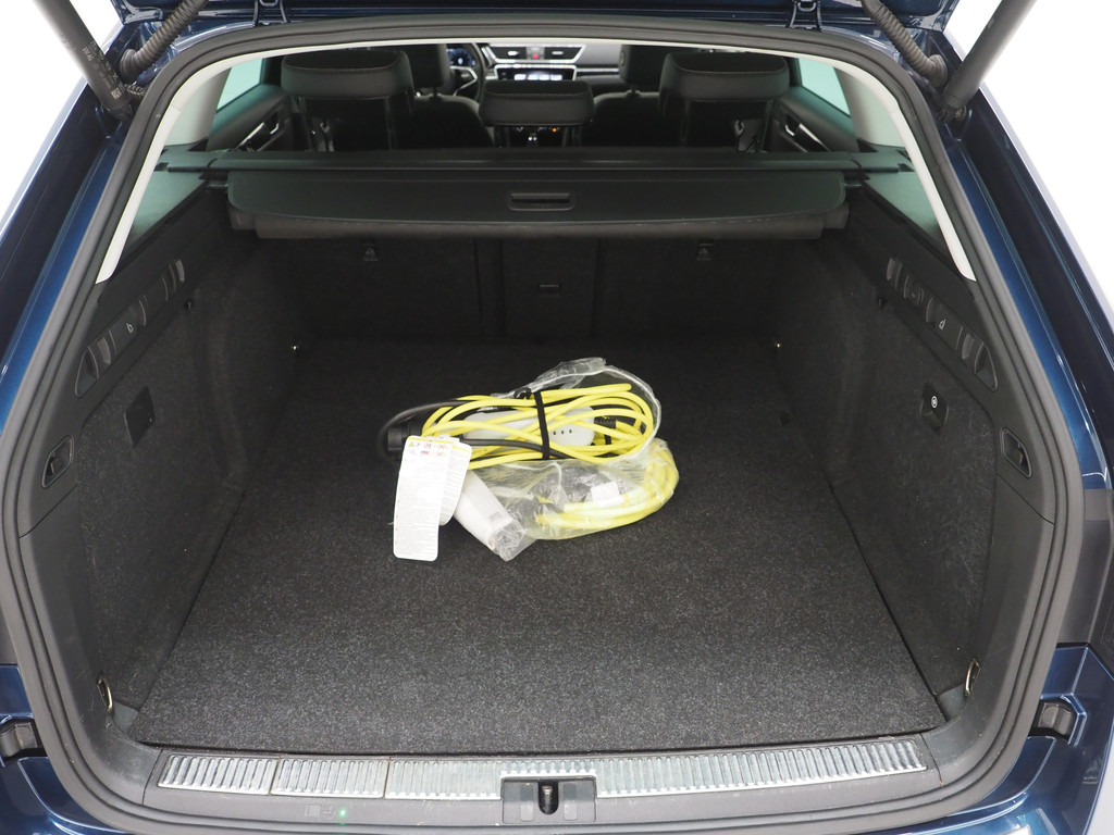 Škoda Superb Combi 1.4 TSI iV Laurin & Klement 82