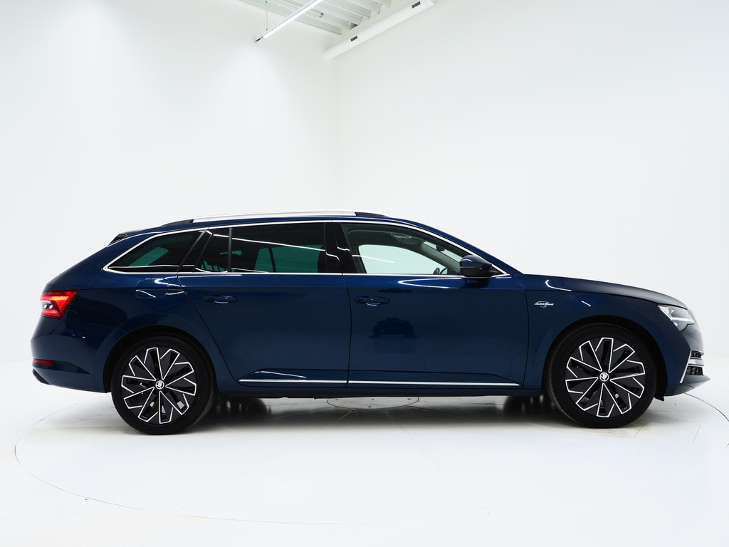 Škoda Superb Combi 1.4 TSI iV Laurin & Klement 9