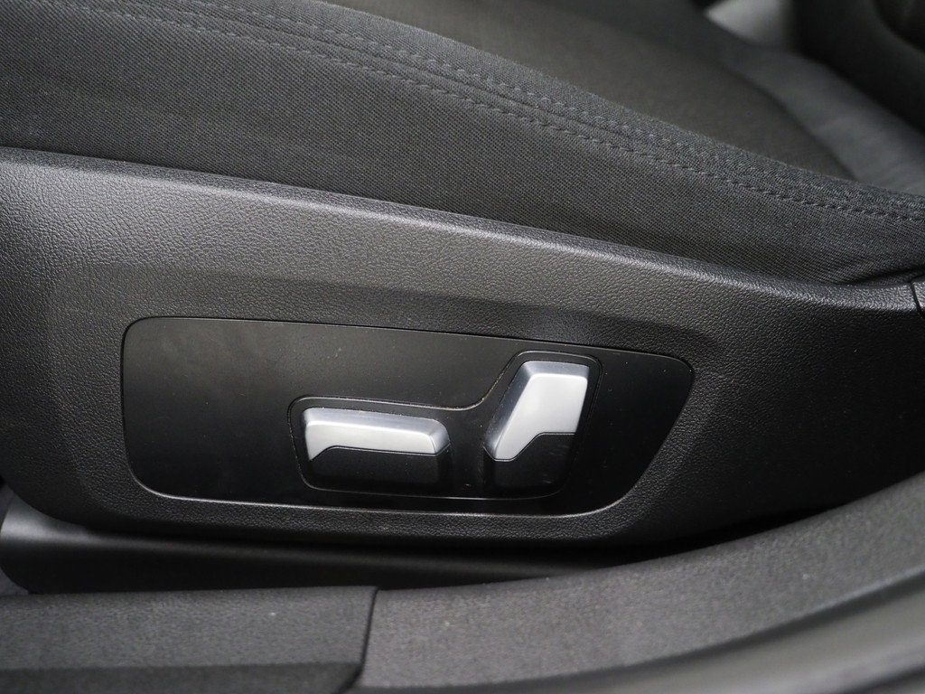 BMW 3 Serie Touring 320e Shadow Line 19