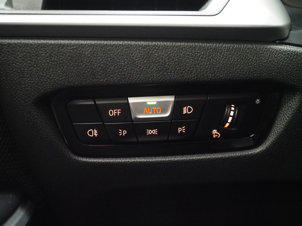 BMW 3 Serie Touring 320e Shadow Line 20