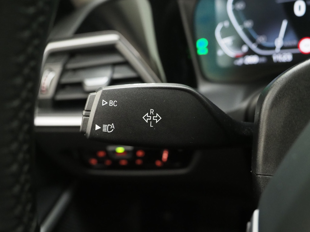 BMW 3 Serie Touring 320e Shadow Line 21