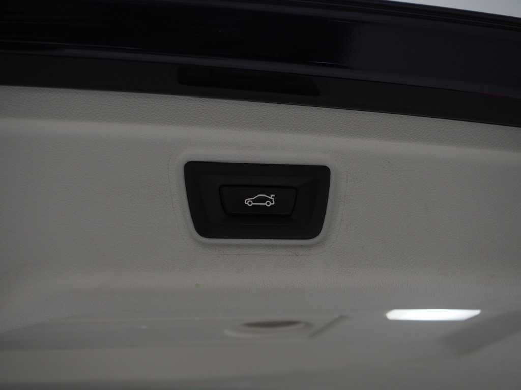 BMW 3 Serie Touring 320e Shadow Line 38