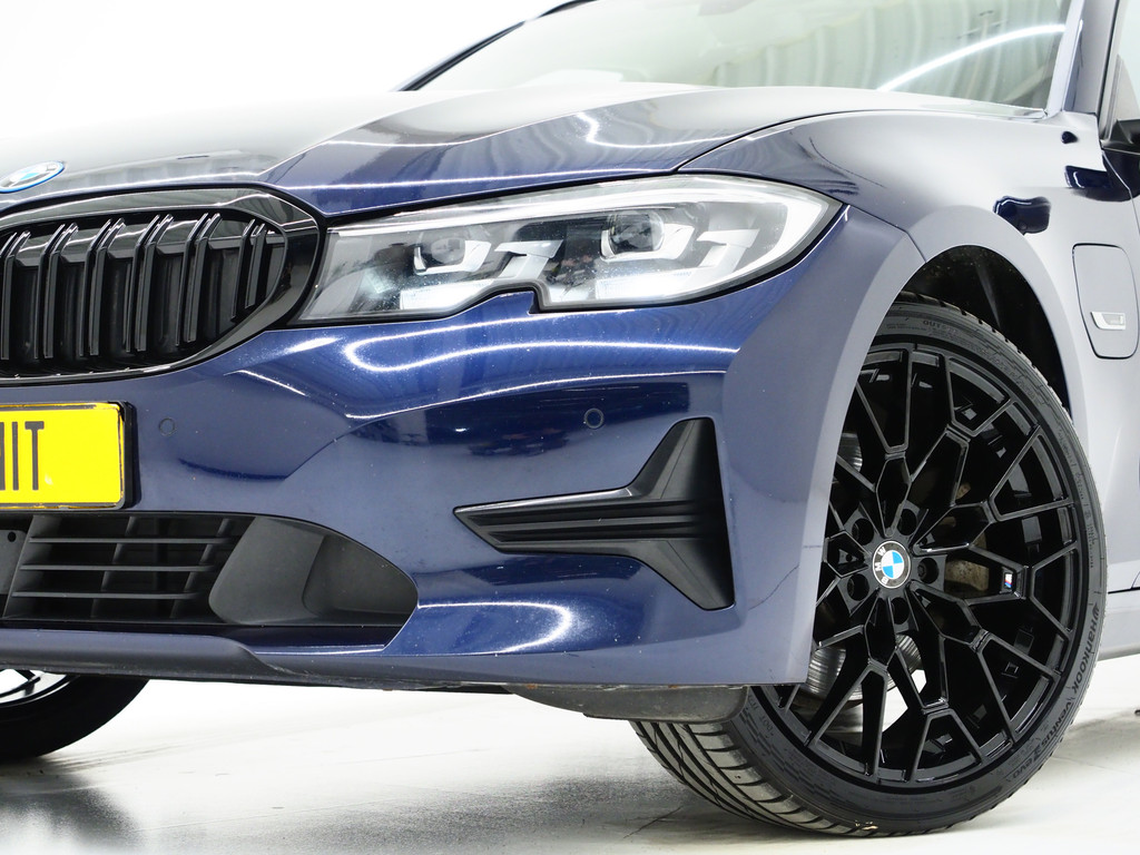 BMW 3 Serie Touring 320e Shadow Line 46