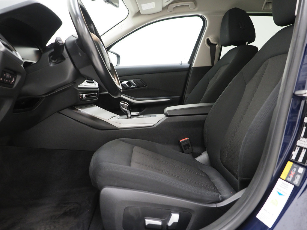 BMW 3 Serie Touring 320e Shadow Line 56