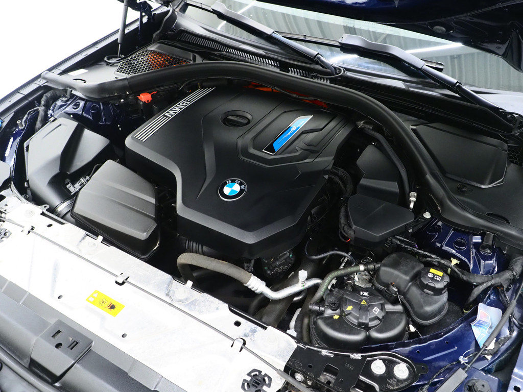 BMW 3 Serie Touring 320e Shadow Line 6