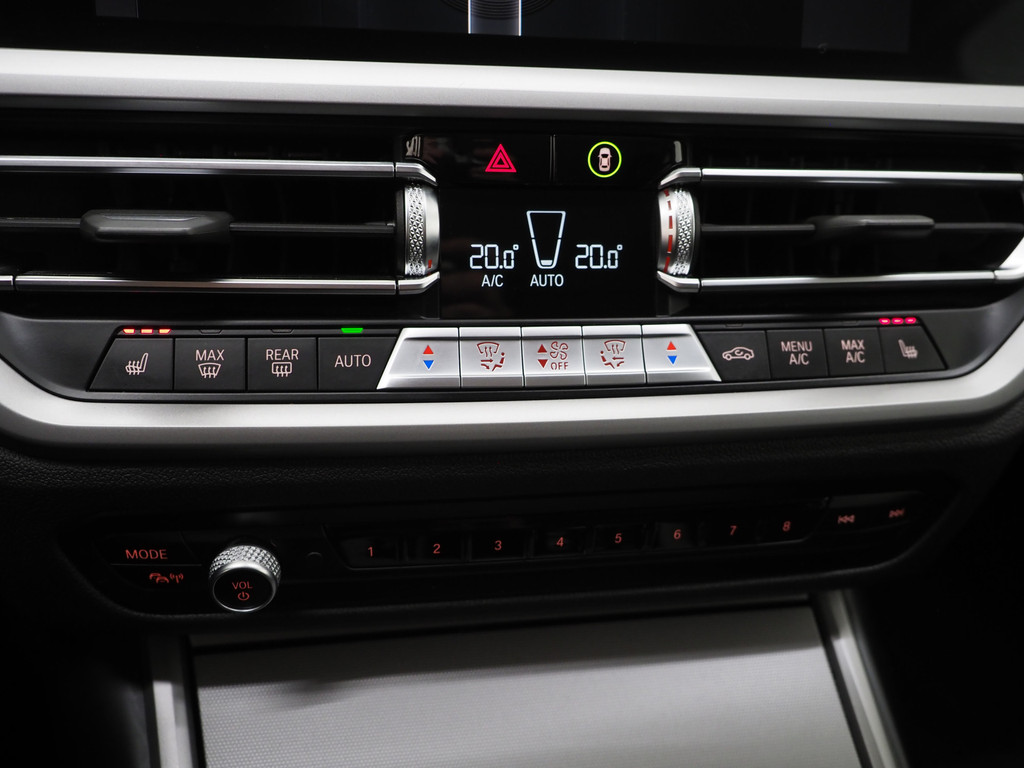 BMW 3 Serie Touring 320e Shadow Line 72