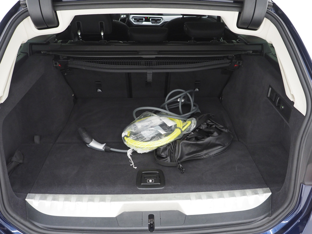 BMW 3 Serie Touring 320e Shadow Line 78