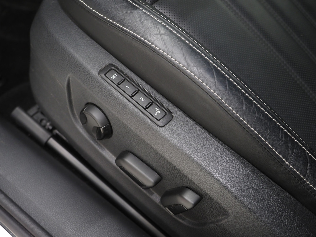 Škoda Superb Combi 1.4 TSI iV Laurin & Klement 20