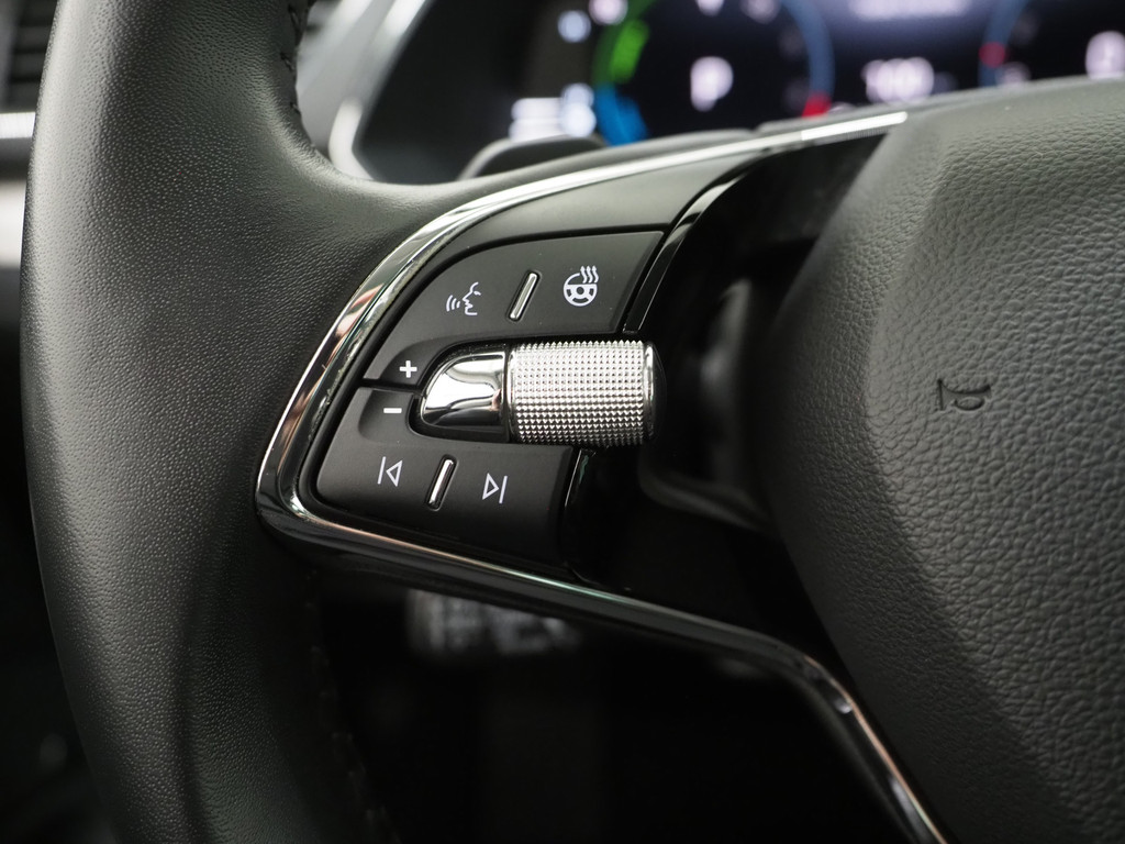 Škoda Superb Combi 1.4 TSI iV Laurin & Klement 24