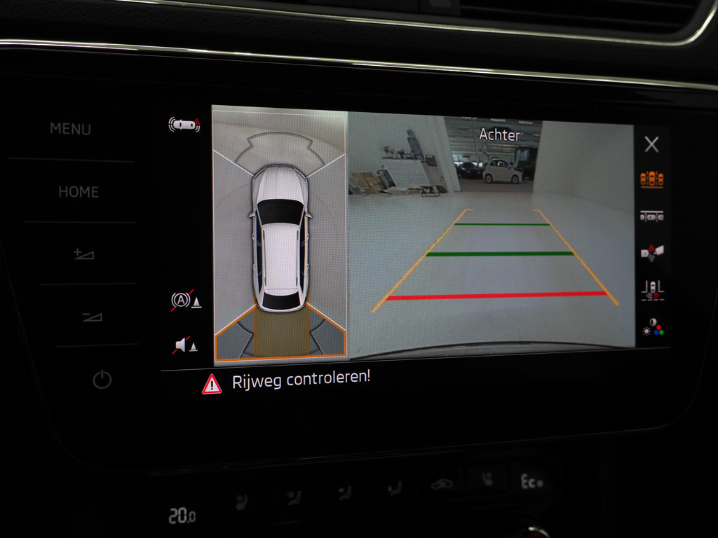 Škoda Superb Combi 1.4 TSI iV Laurin & Klement 32