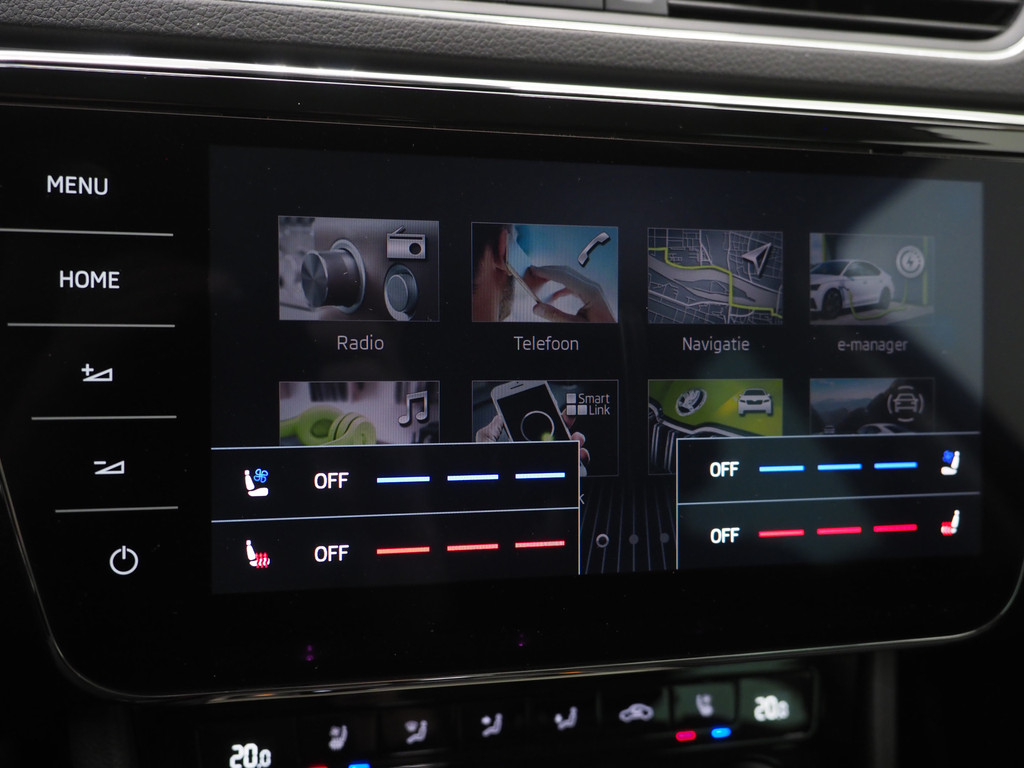 Škoda Superb Combi 1.4 TSI iV Laurin & Klement 33