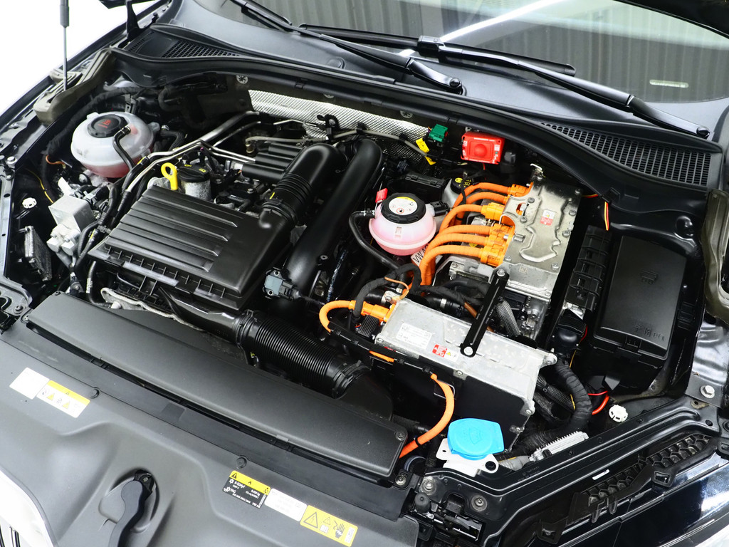 Škoda Superb Combi 1.4 TSI iV Laurin & Klement 6