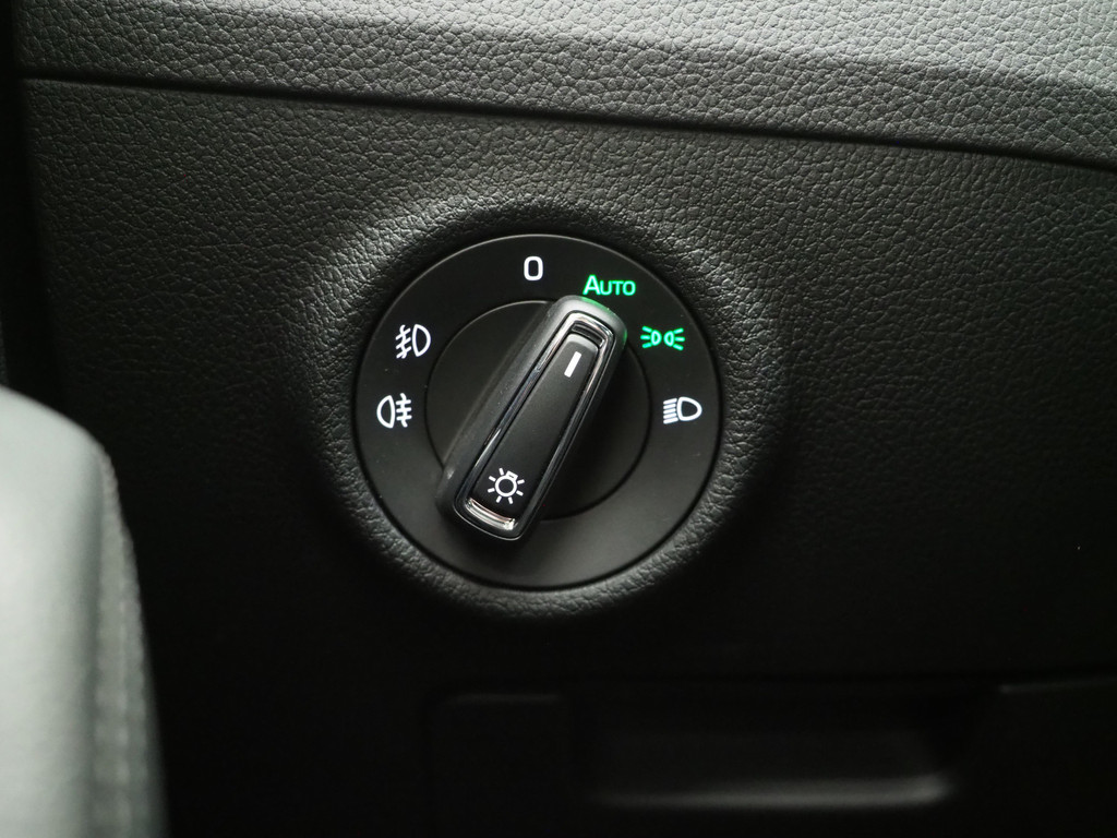 Škoda Superb Combi 1.4 TSI iV Laurin & Klement 65