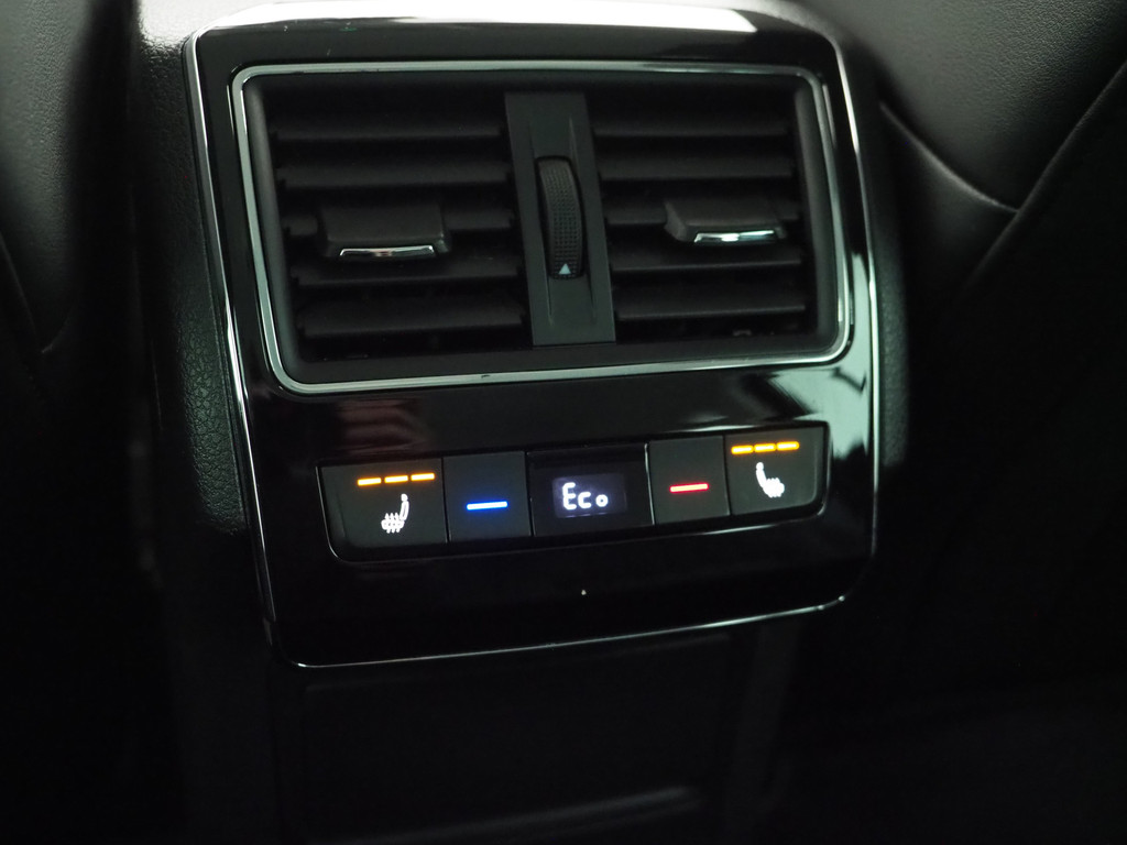 Škoda Superb Combi 1.4 TSI iV Laurin & Klement 81