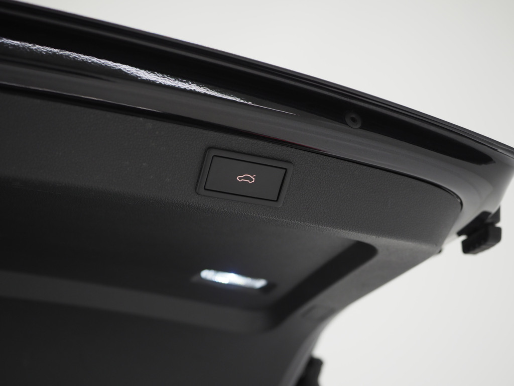 Škoda Superb Combi 1.4 TSI iV Laurin & Klement 85