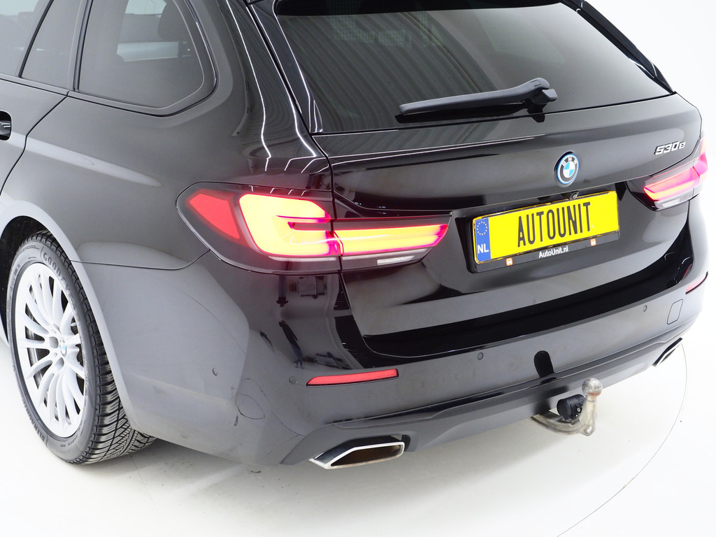 BMW 5 Serie Touring 530e 13
