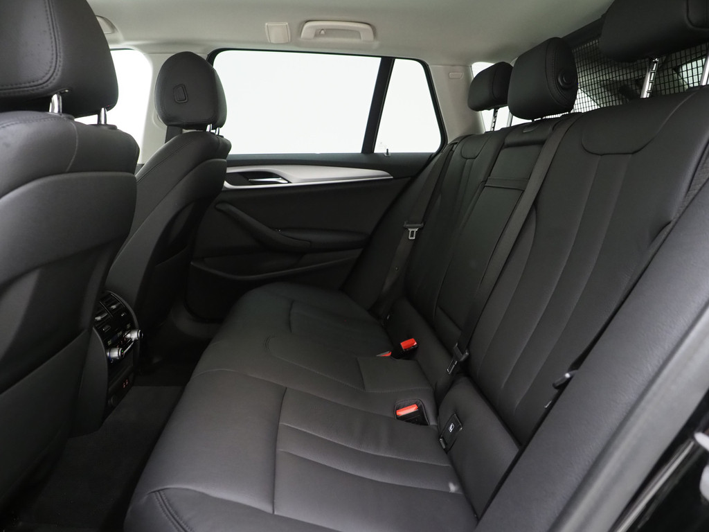 BMW 5 Serie Touring 530e 34