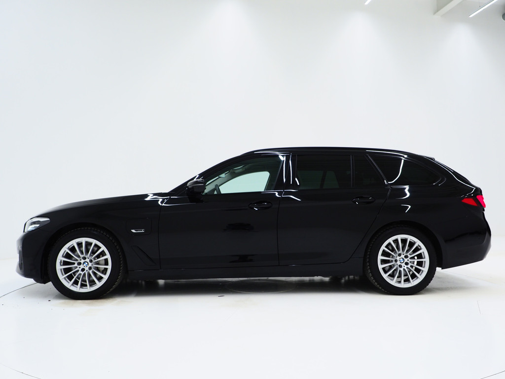 BMW 5 Serie Touring 530e 40