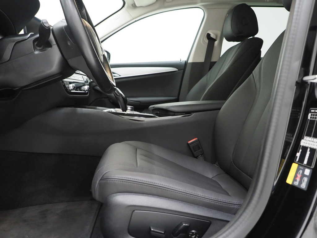 BMW 5 Serie Touring 530e 54