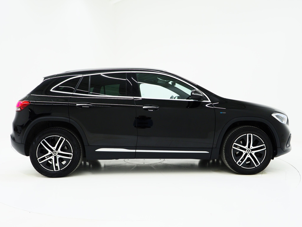 Mercedes-Benz GLA 250 e 48
