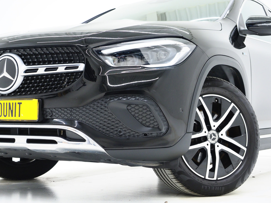 Mercedes-Benz GLA 250 e 5
