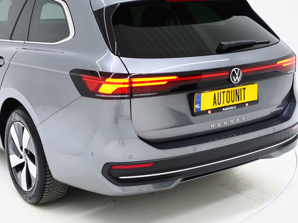 Volkswagen Passat Variant 1.5 eHybrid 204PK 13