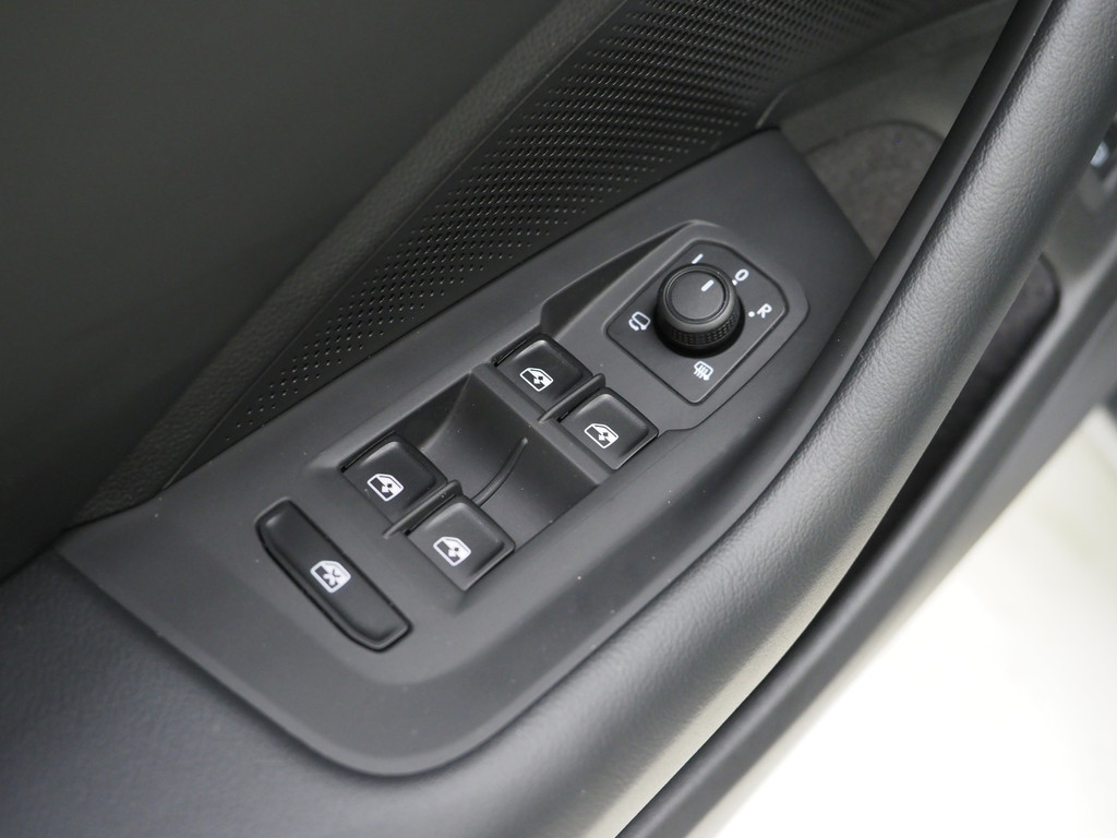 Volkswagen Passat Variant 1.5 eHybrid 204PK 17