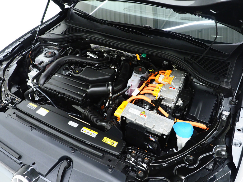 Volkswagen Passat Variant 1.5 eHybrid 204PK 50