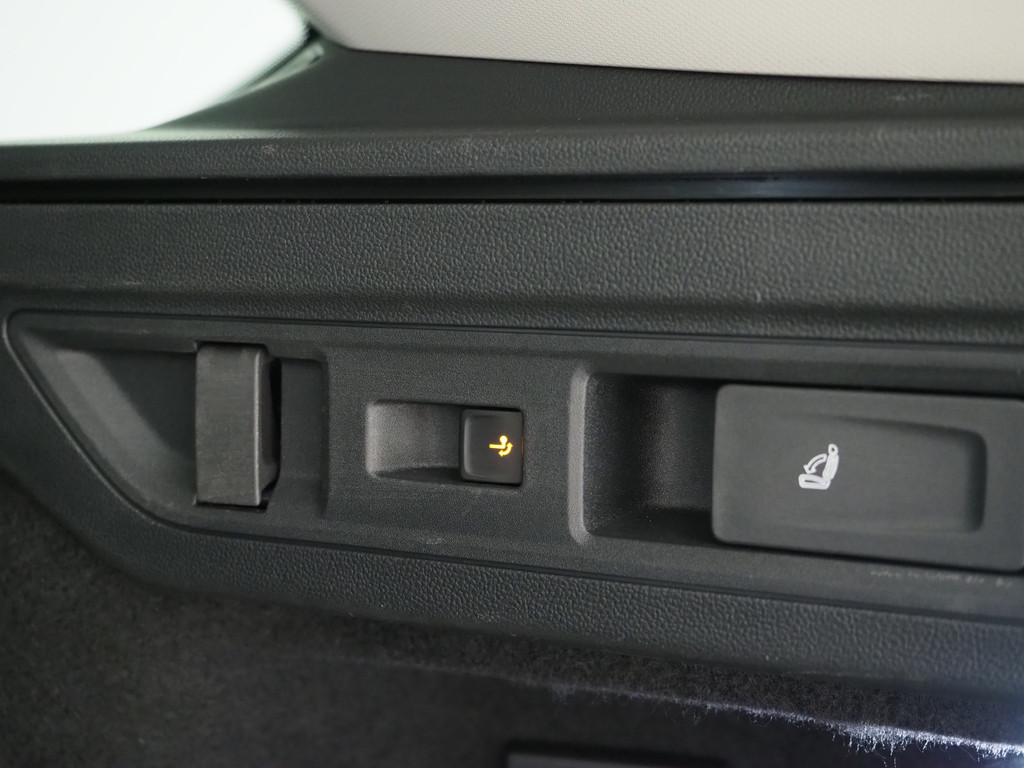 Volkswagen Passat Variant 1.5 eHybrid 204PK 86