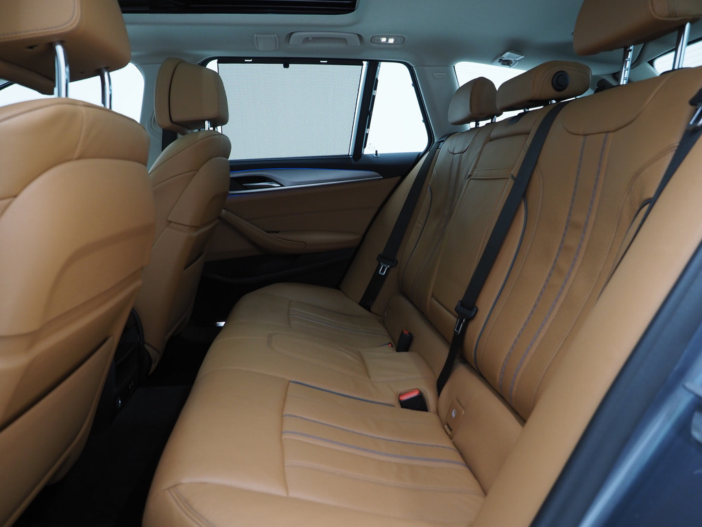 BMW 5 Serie Touring 530e 33