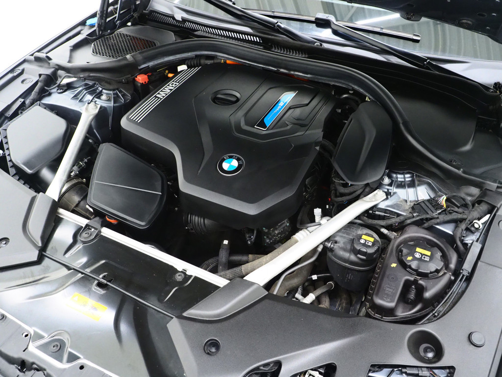 BMW 5 Serie Touring 530e 6