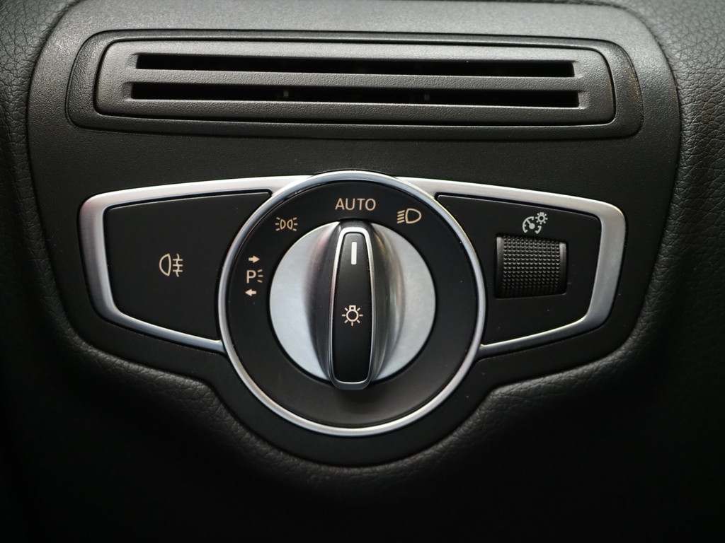 Mercedes-Benz GLC 300e 4MATIC AMG 20