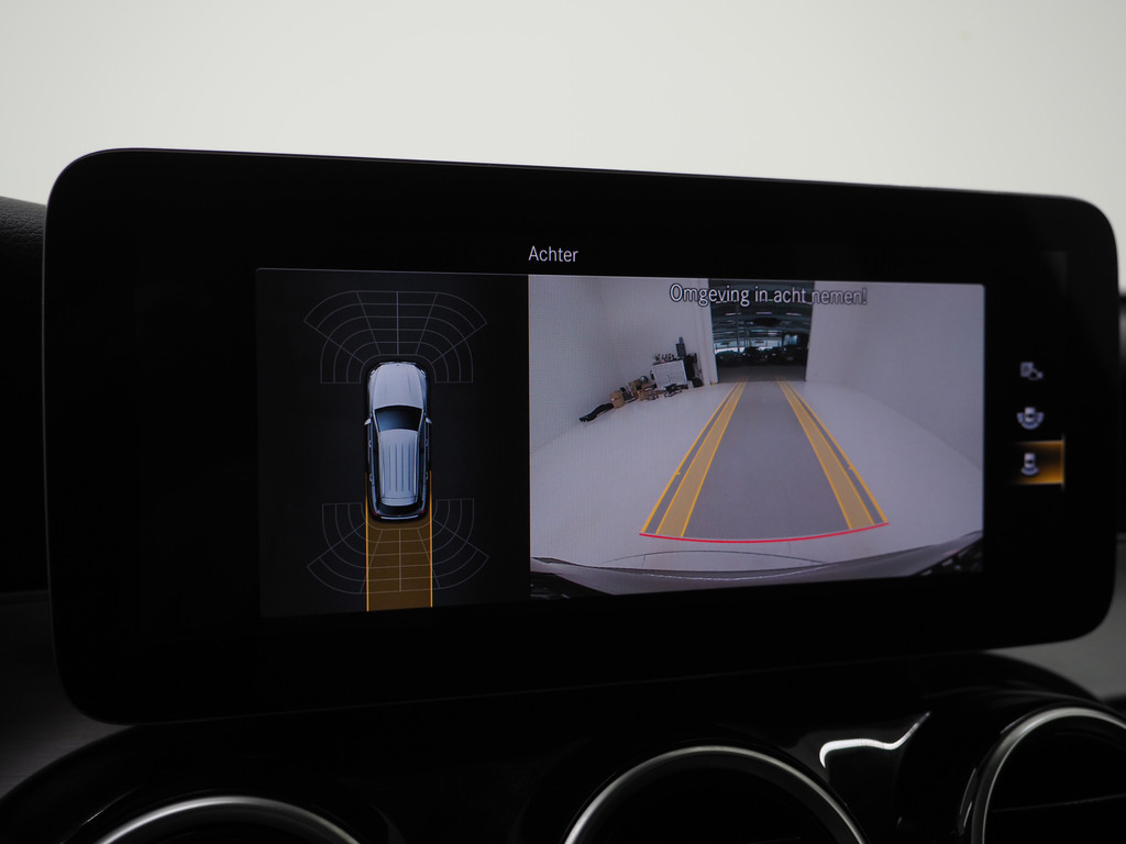 Mercedes-Benz GLC 300e 4MATIC AMG 31