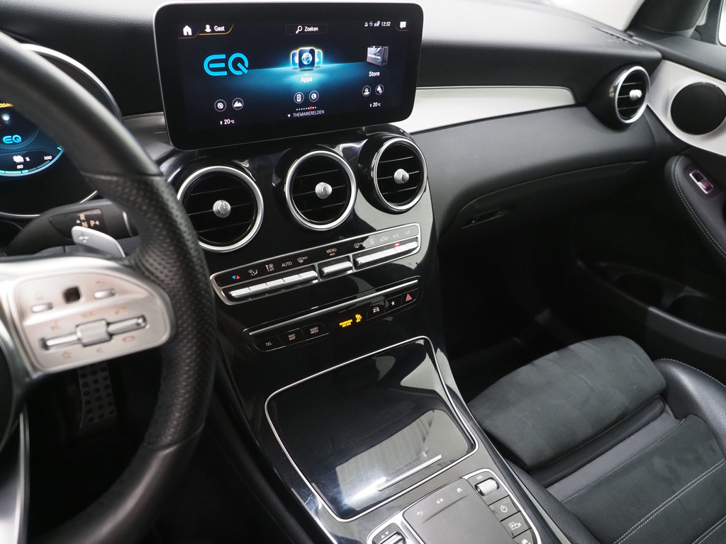 Mercedes-Benz GLC 300e 4MATIC AMG 34