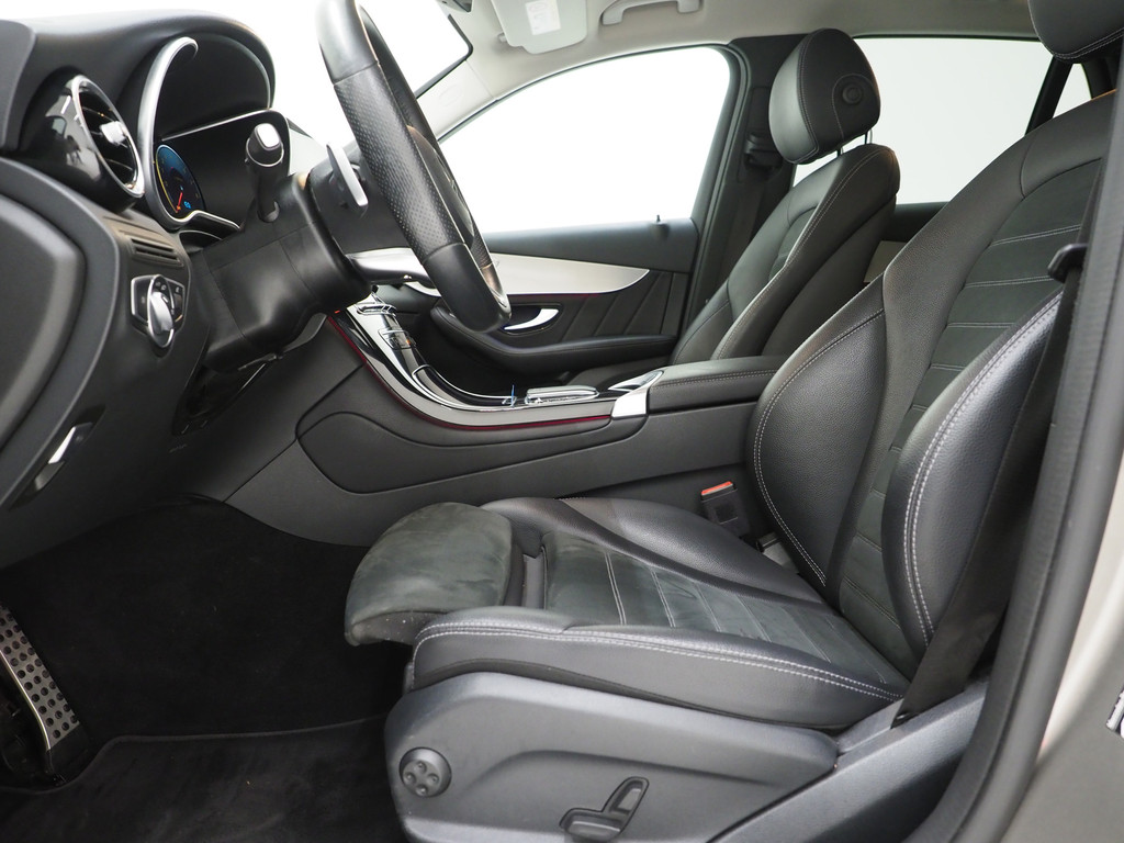 Mercedes-Benz GLC 300e 4MATIC AMG 53