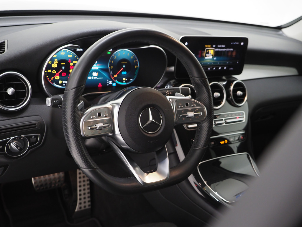 Mercedes-Benz GLC 300e 4MATIC AMG 54