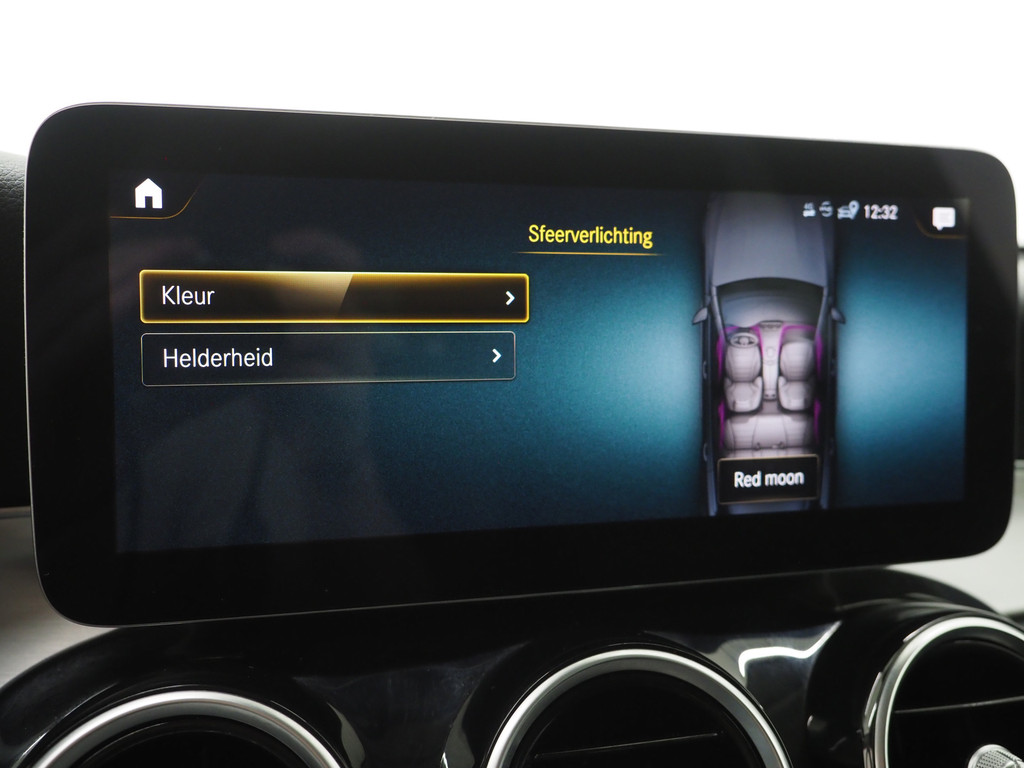 Mercedes-Benz GLC 300e 4MATIC AMG 68