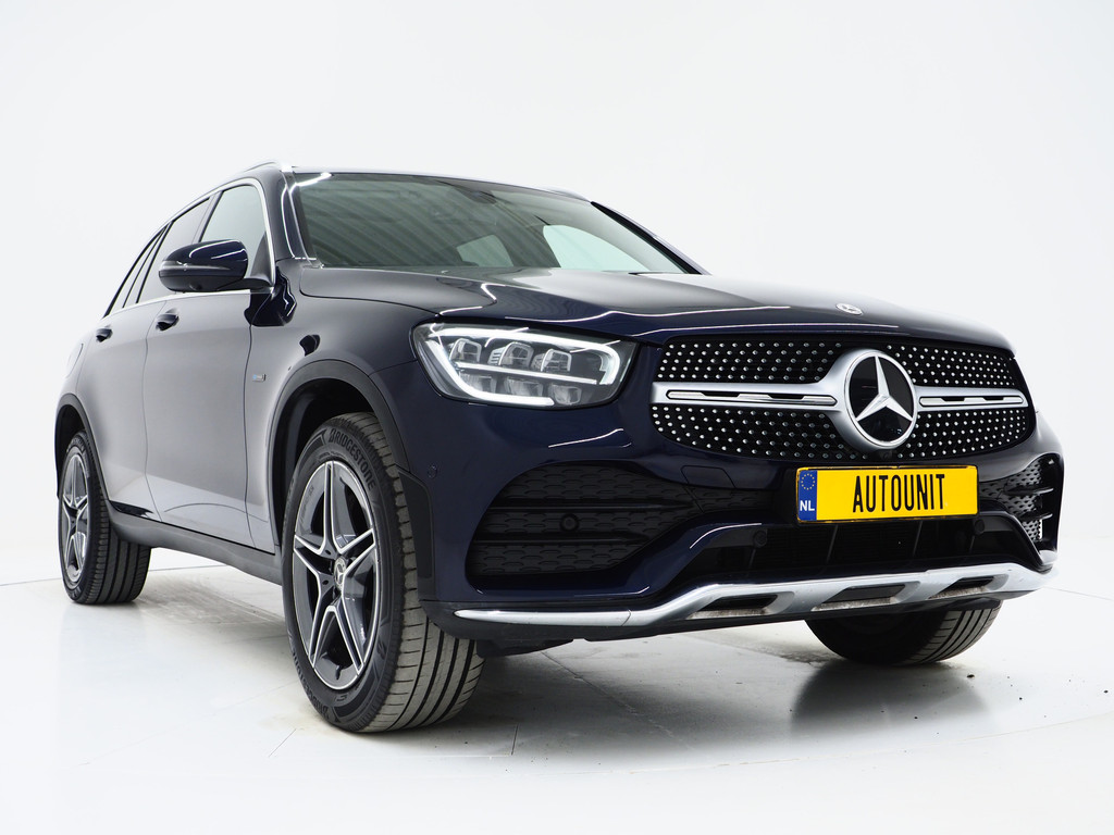 Mercedes-Benz GLC 300e 4MATIC AMG 10