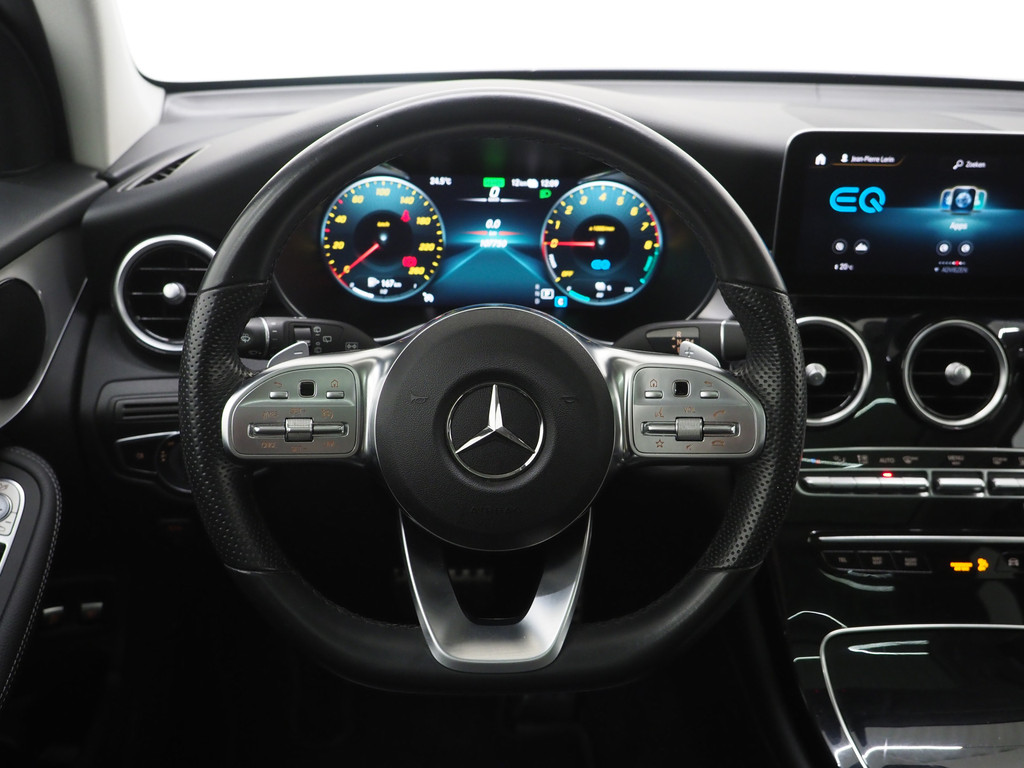 Mercedes-Benz GLC 300e 4MATIC AMG 31