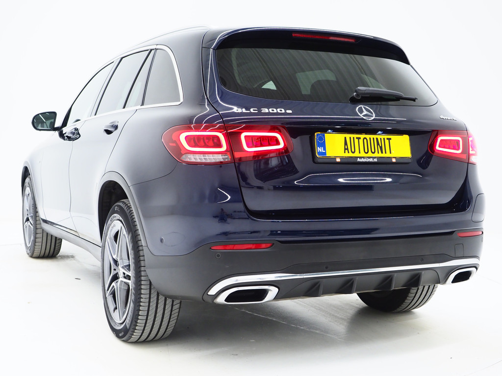 Mercedes-Benz GLC 300e 4MATIC AMG 38
