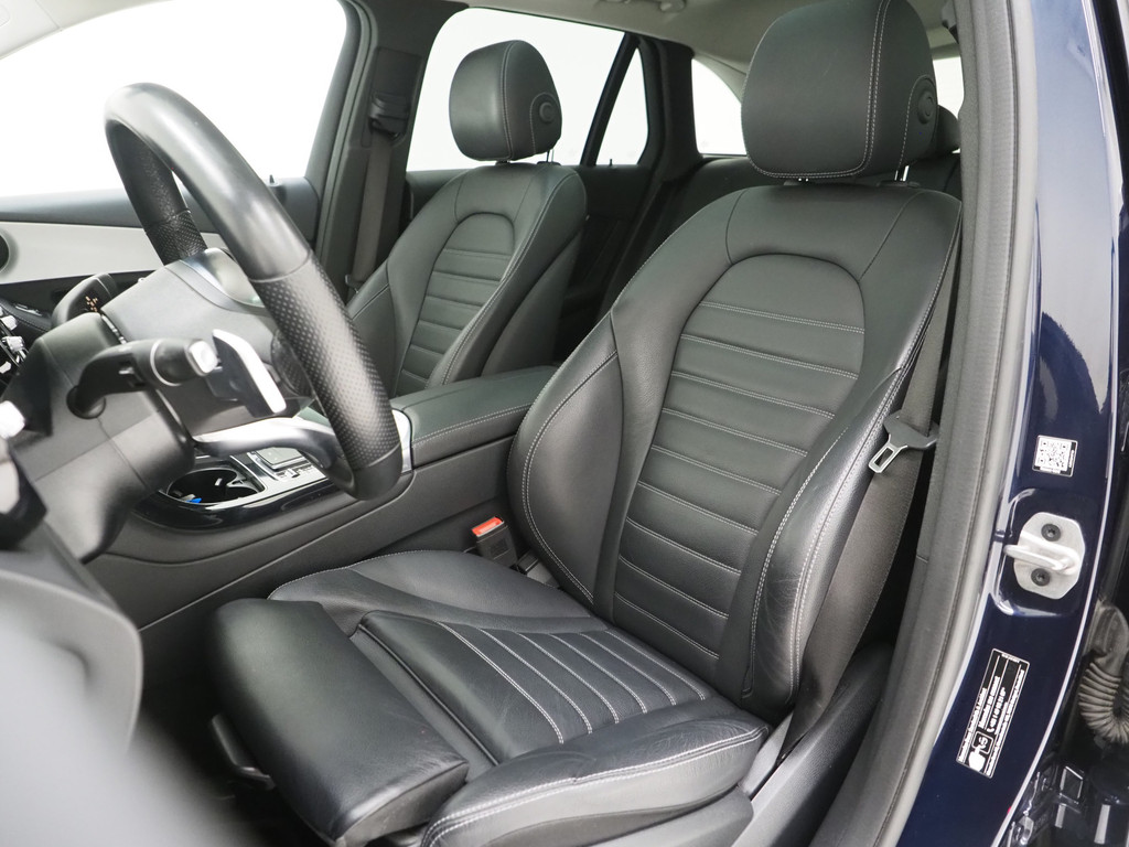Mercedes-Benz GLC 300e 4MATIC AMG 39