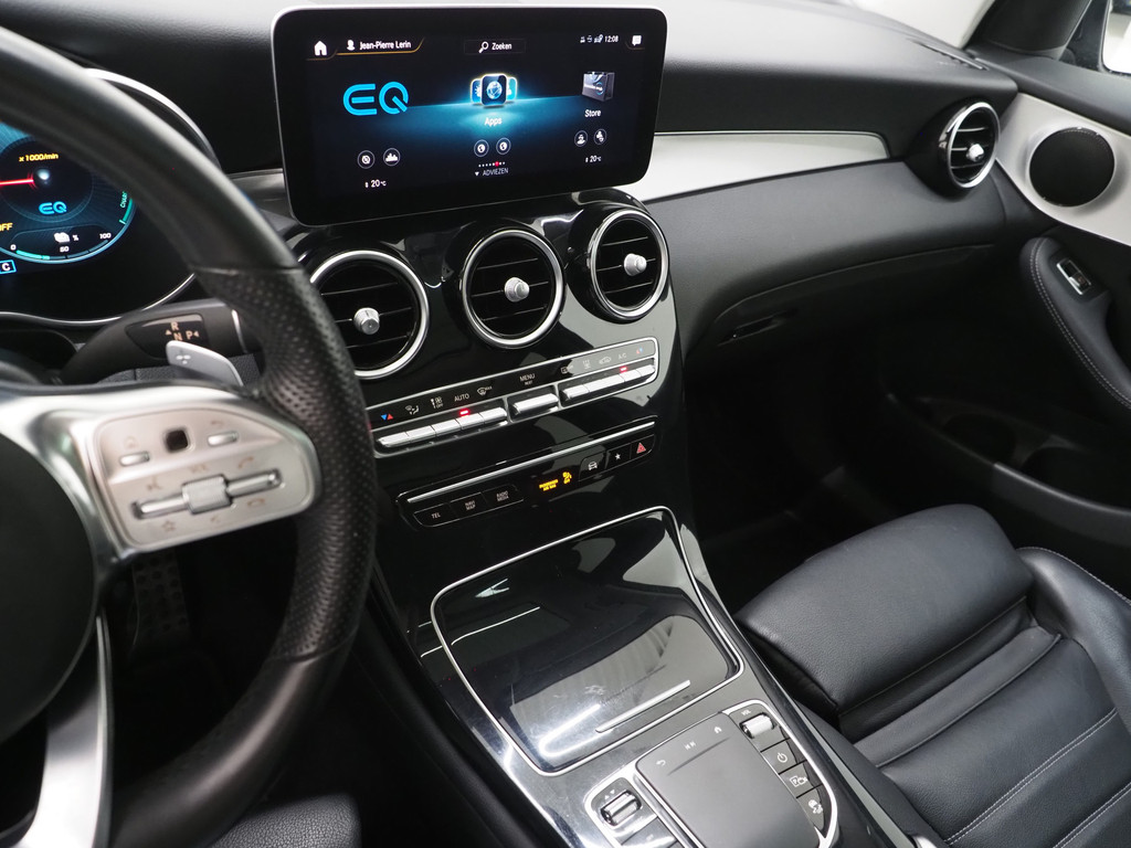 Mercedes-Benz GLC 300e 4MATIC AMG 66