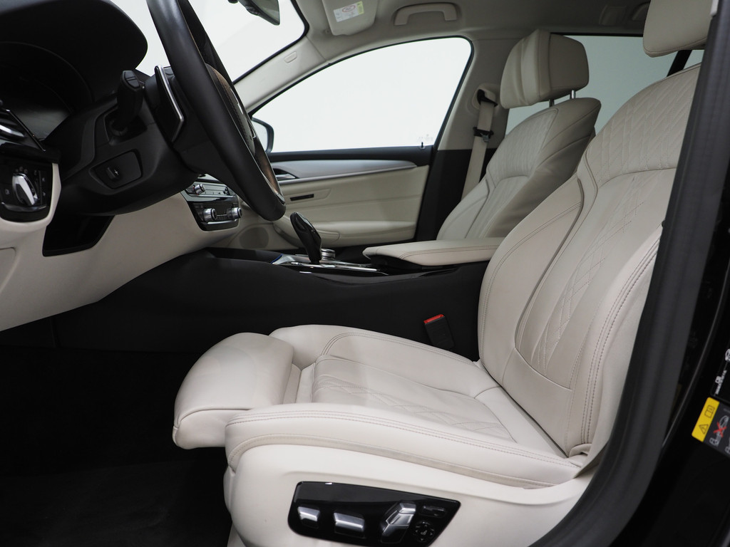 BMW 5 Serie Touring 530e Shadow Line 54