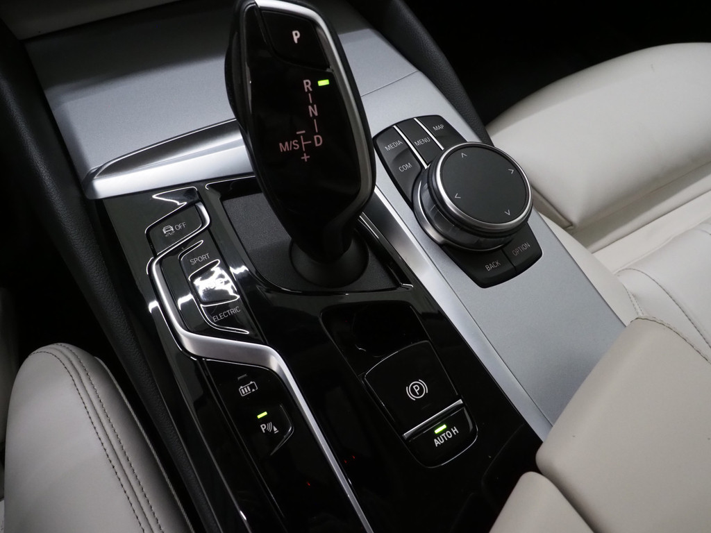 BMW 5 Serie Touring 530e Shadow Line 74