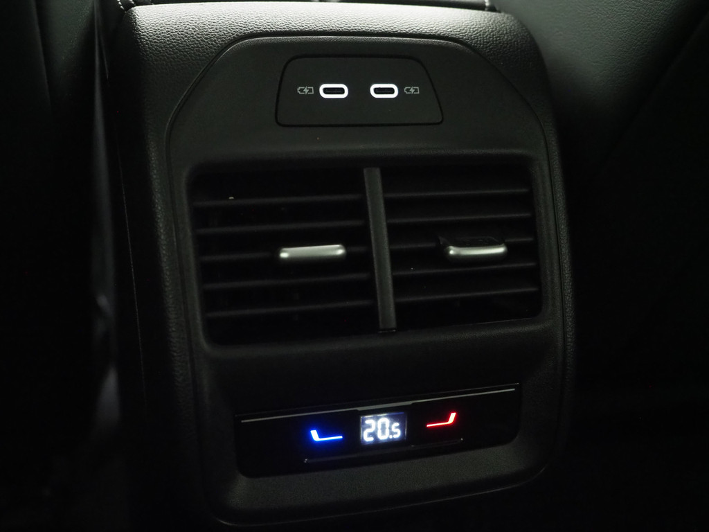 Volkswagen Passat Variant 1.5 eHybrid 204PK 37