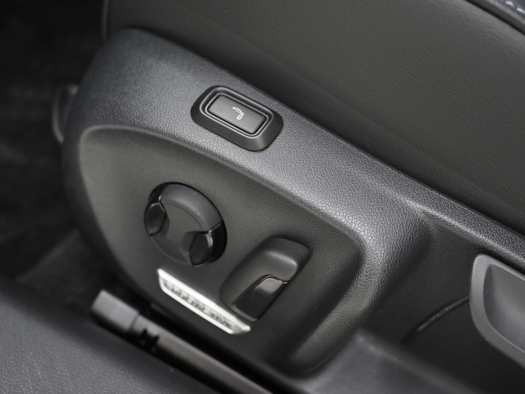 Volkswagen Passat Variant 1.5 eHybrid 204PK 60