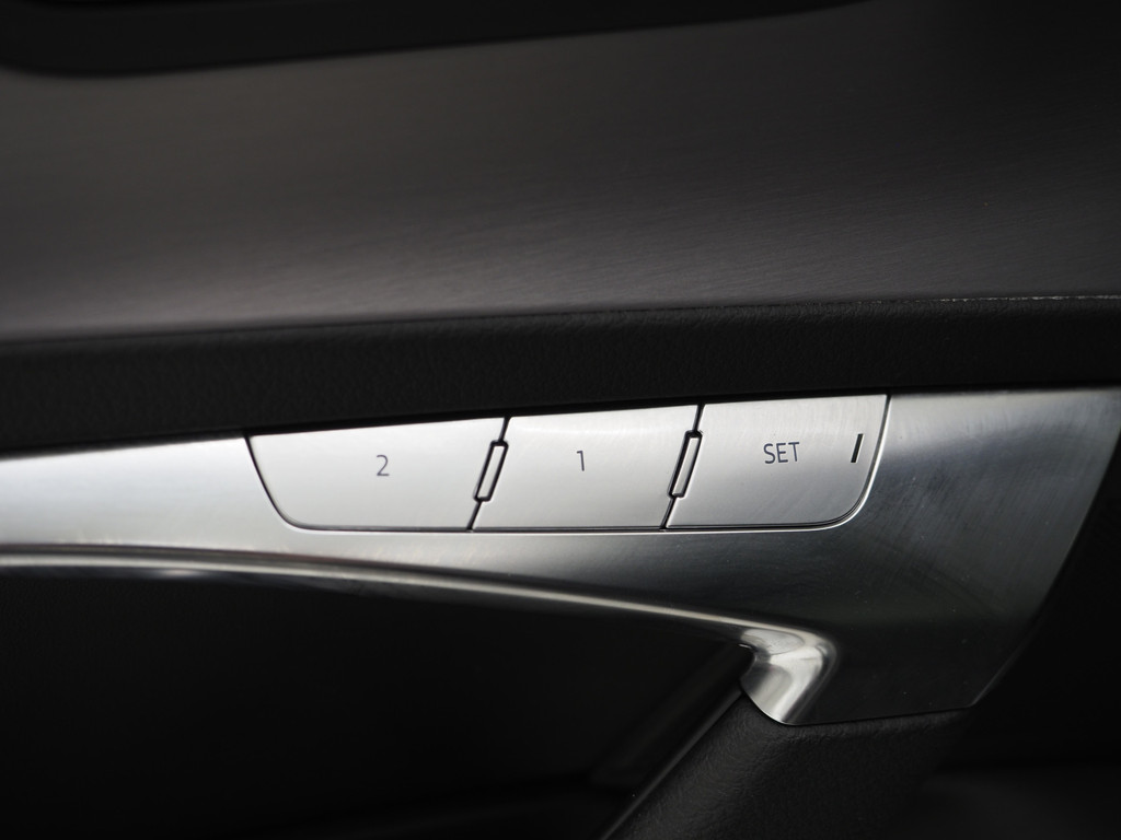 Audi A6 Avant 55 TFSI e quattro Competition Full Black 17