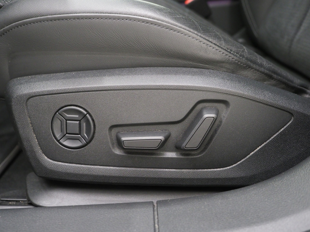 Audi A6 Avant 55 TFSI e quattro Competition Full Black 20