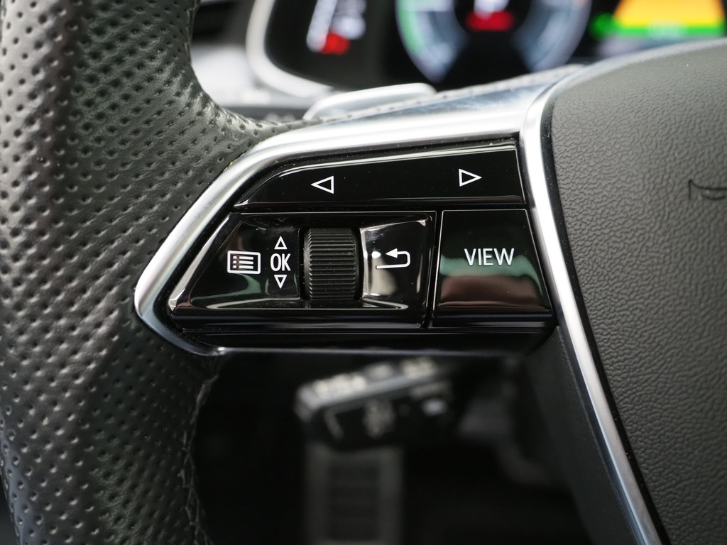 Audi A6 Avant 55 TFSI e quattro Competition Full Black 24