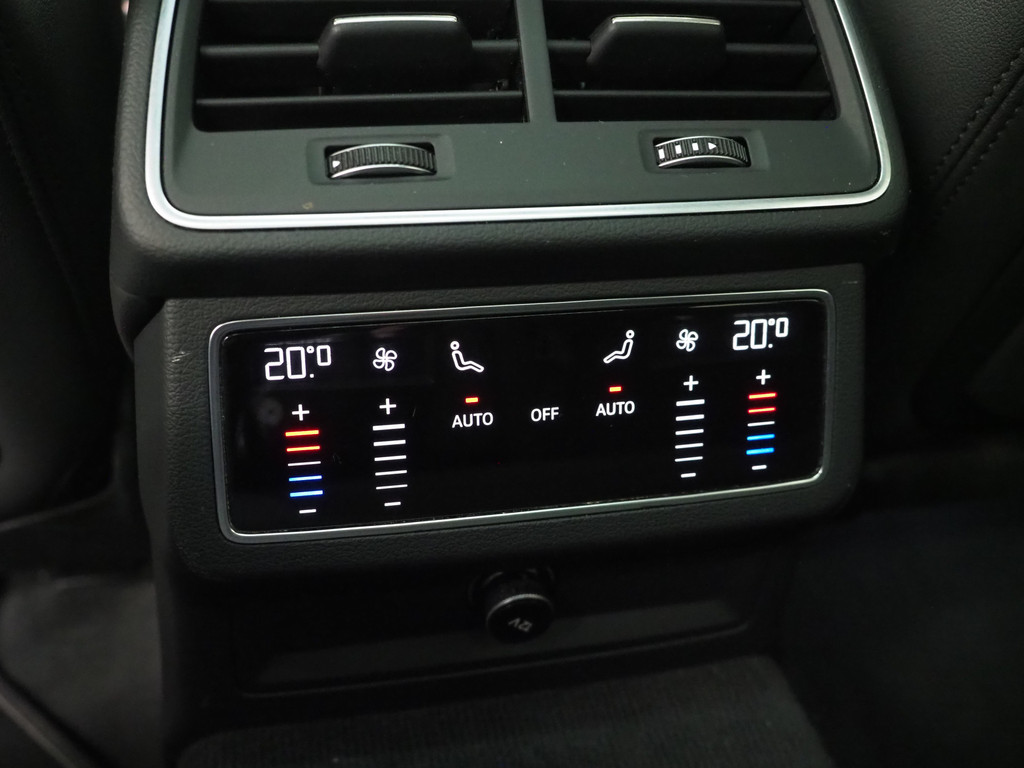 Audi A6 Avant 55 TFSI e quattro Competition Full Black 38